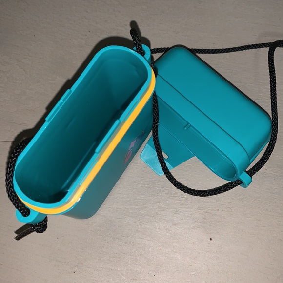 VTG 90s Container For Keys/Money Waterproof Beach - Picture 4 of 7